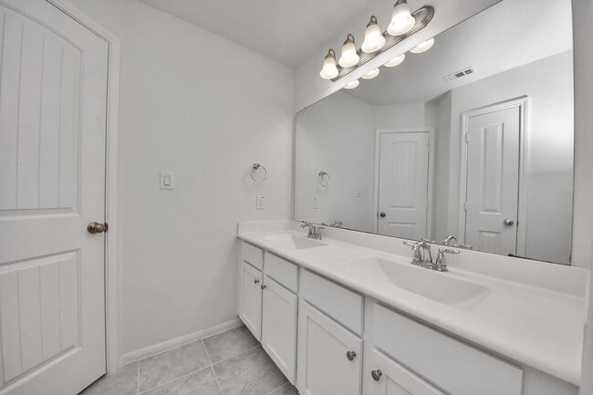 Building Photo - 24111 Golden Fallow Dr