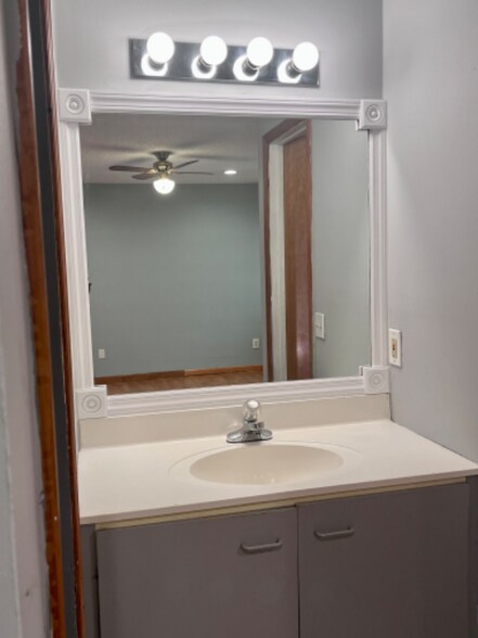 Building Photo - 22 Fox Ridge