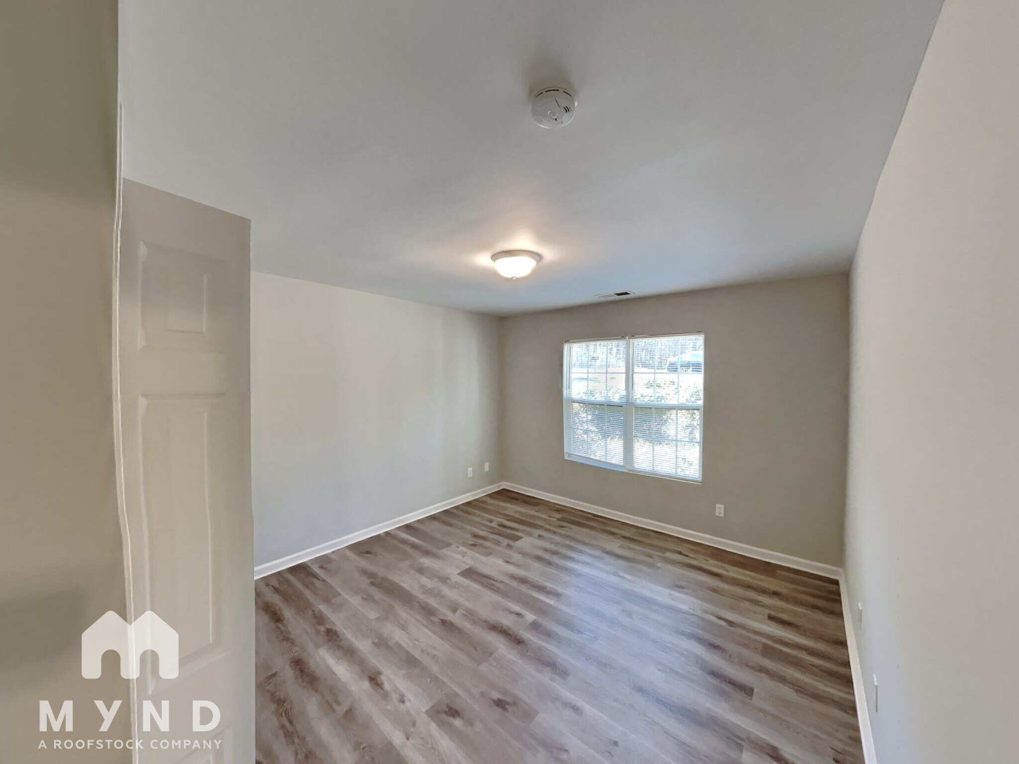 Building Photo - 829 Woodland Ln