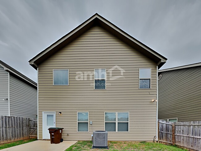 Building Photo - 216 Leland Ln