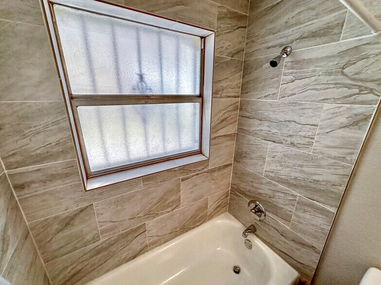 Building Photo - 4811 E Curtis St