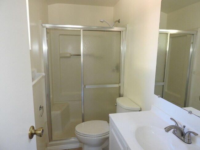 Building Photo - Lovely 3bed 2 bat