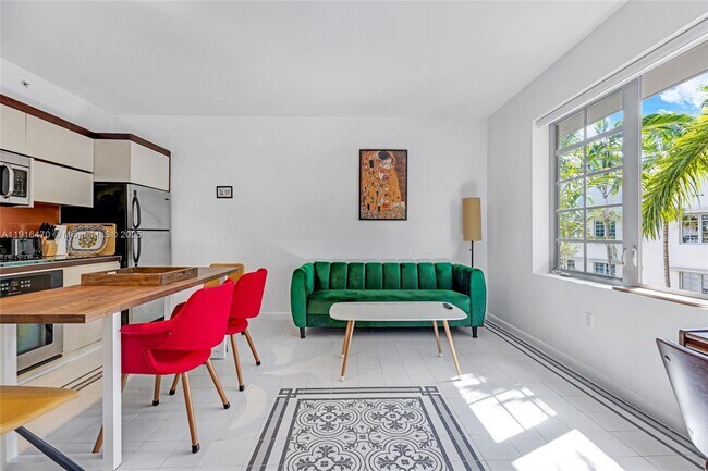 Primary Photo - 435 21st St