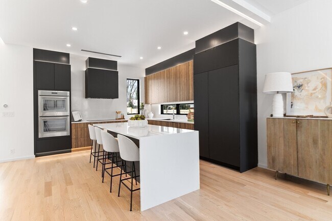 Building Photo - 90 Auburndale Ave