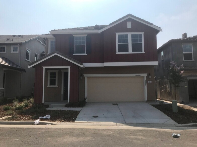 Building Photo - 3217 Auburn Leaf Loop