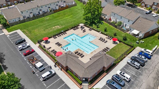 Building Photo - Move-In Ready 2-Bedroom Townhouse in the H...