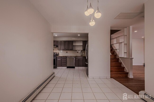 Building Photo - 253 9th St