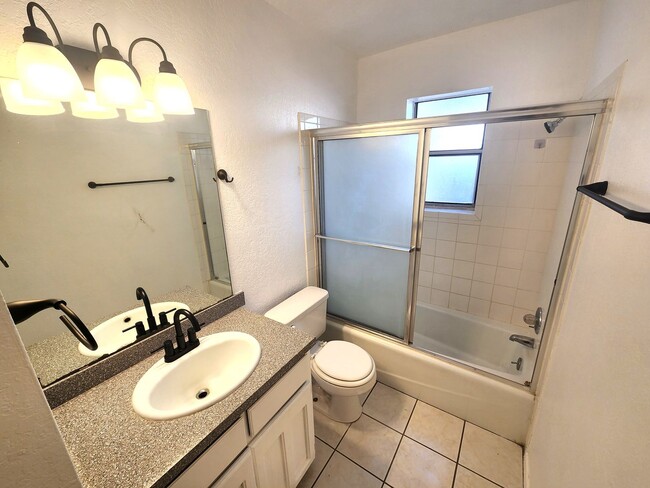 Building Photo - 3004 Missouri Ave