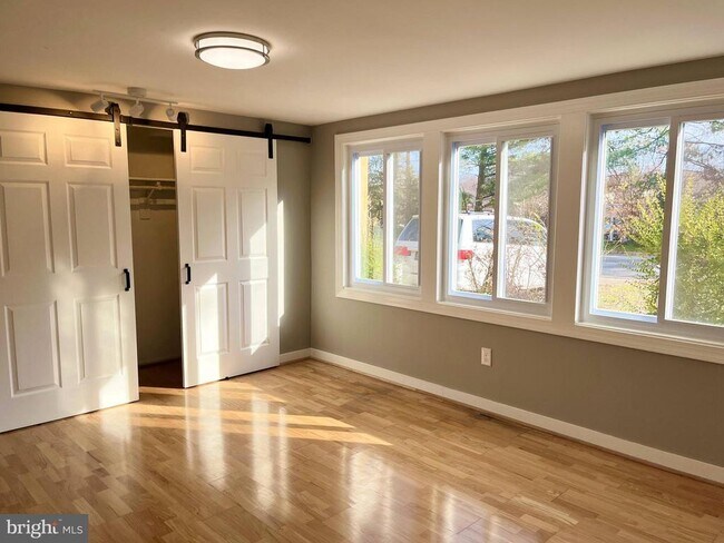 Building Photo - 6316 Bren Mar Dr