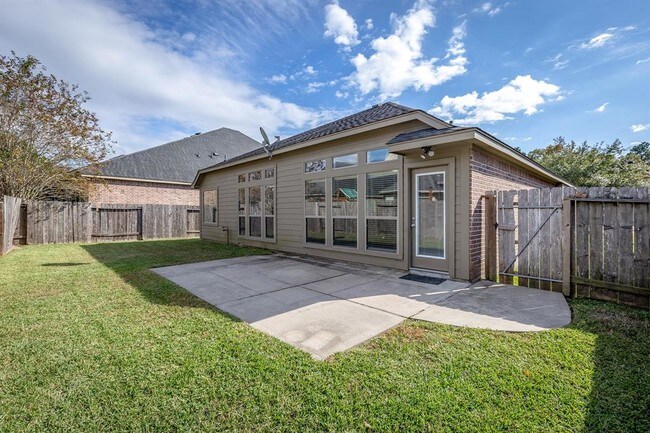 Building Photo - 13043 Sweetgum Shores Dr