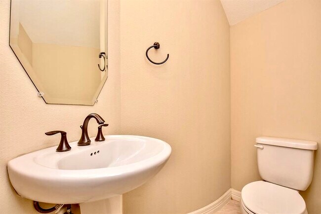 Half Bathroom/Powder Room - 28410 Tanner Crossing Ln