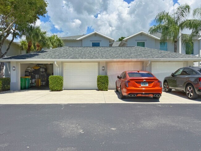 Building Photo - 1310 Charleston Square Dr