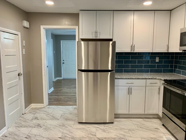 Building Photo - "5 Points Beauty 2-Bed Oasis in Huntsville. $500 off one month with 18 month lease!!!