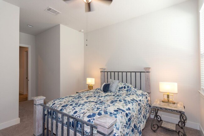 Building Photo - 404 Panzano Dr