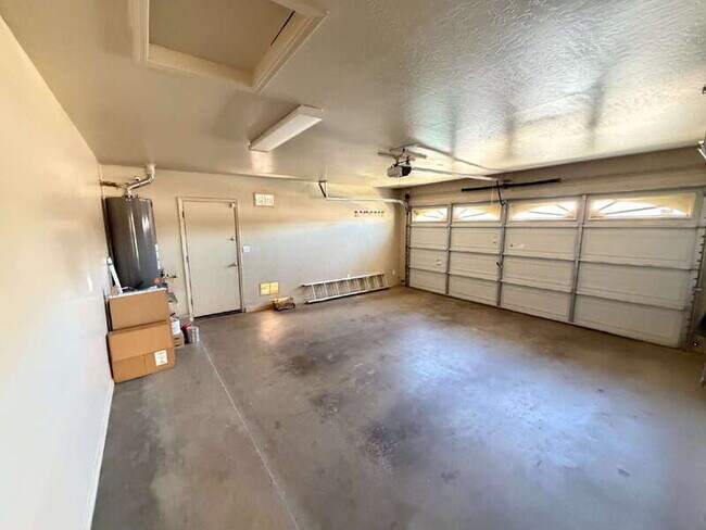 Building Photo - 44245 W Snow Dr
