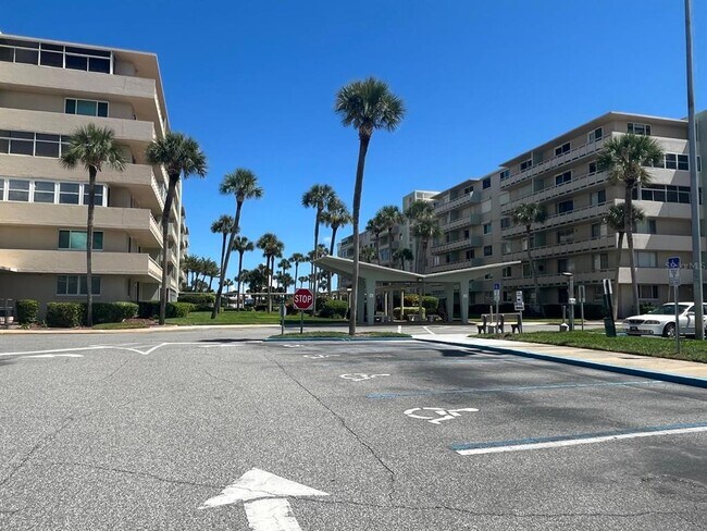 Building Photo - 2020 N Atlantic Ave