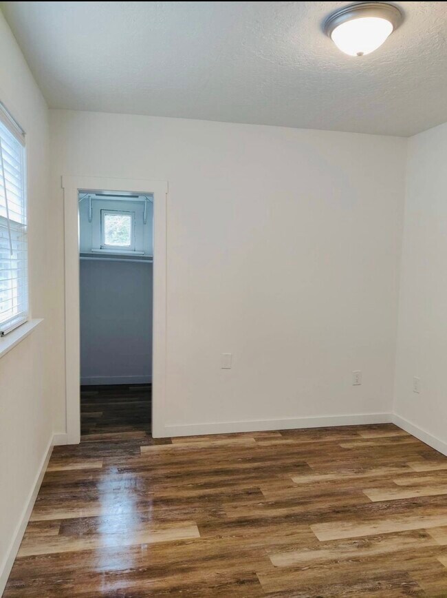 Bedroom - 8117 N Olympia St