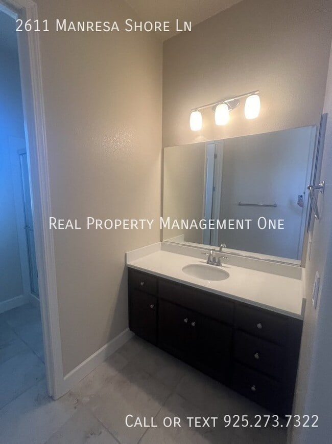 Building Photo - 2611 Manresa Shore Ln