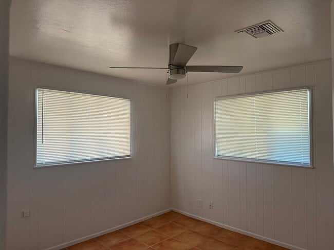 Building Photo - Charming 3-Bedroom Home Near Peaceful Retirement Area – No Age Restrictions!