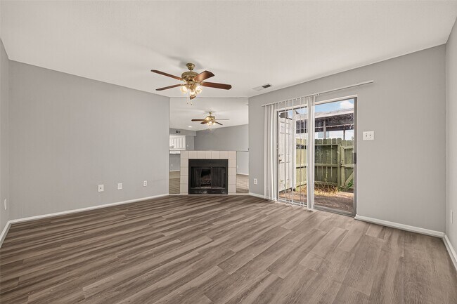 Building Photo - 12656 Windsor Village Dr