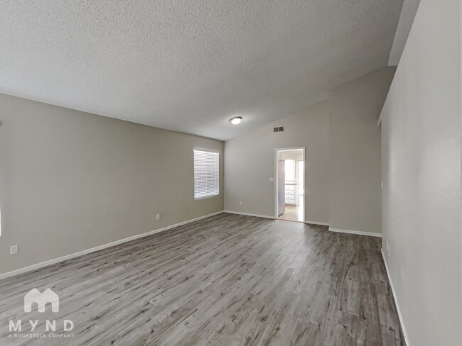 Building Photo - 1508 Sapphire Springs Cir