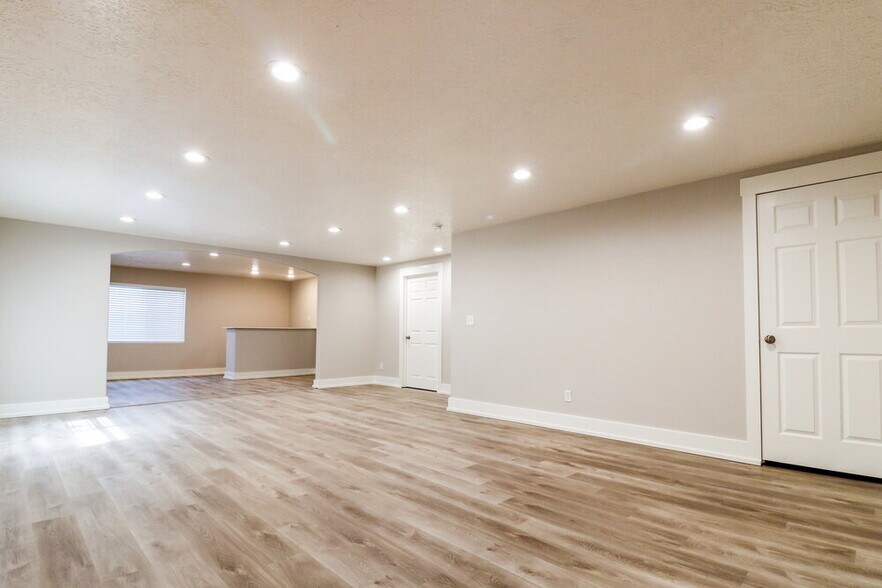Building Photo - 1763 E Independence Way