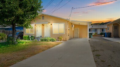 Building Photo - 2 bedroom 1 bathroom duplex Vacaville