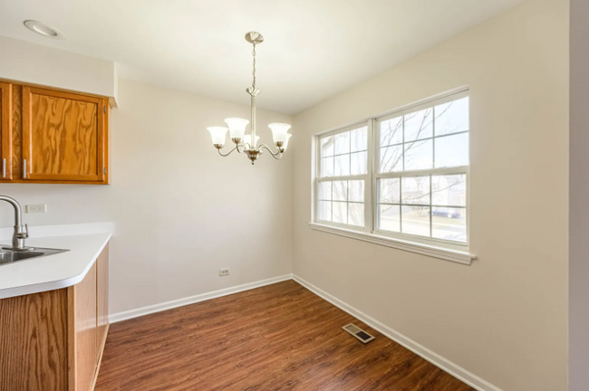 Building Photo - 1329 Orleans Dr