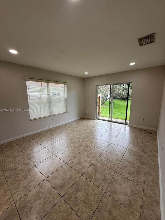 Building Photo - 7612 NW 38th Ct