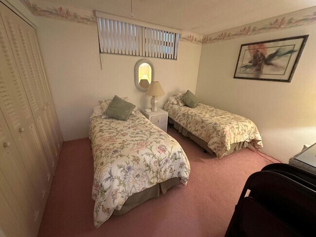 Building Photo - 145 S Ocean Ave