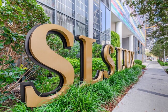 Building Photo - 801 S Miami Ave