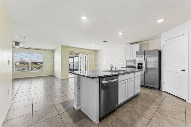 Building Photo - 816 Will Scarlett Ave