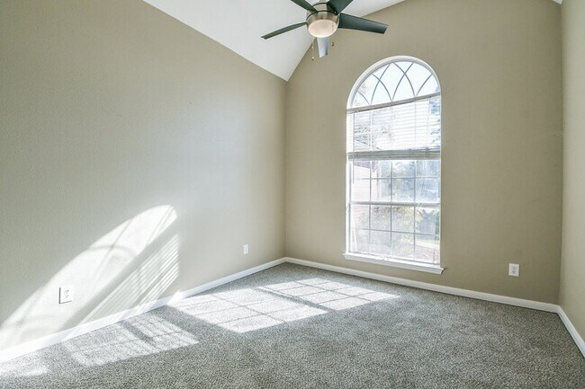 Building Photo - 12284 Arcturus Dr