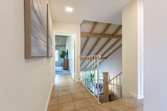 Building Photo - 32432 Lookout Ct