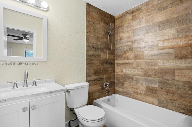 Building Photo - 7604 SW 10th Ct