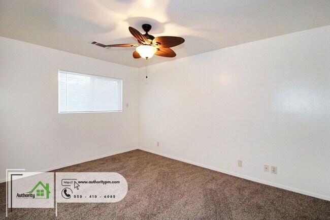 Building Photo - 1108 3rd St