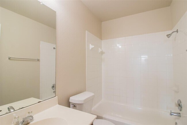 Building Photo - 117 Otono Loop