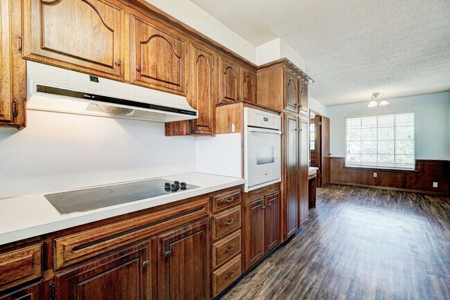 Building Photo - 3 Bed 2 Bath in Midwest City!