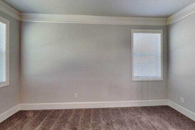 Building Photo - 6945 Daylily Ln