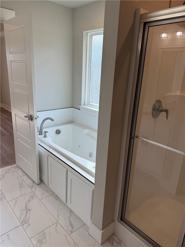 Building Photo - 28 Kincardine Dr