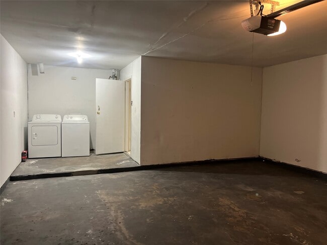 Building Photo - 6331 Pouter Dr