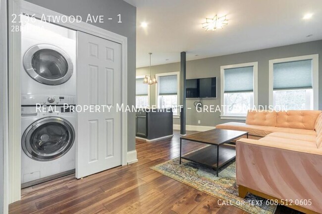 Building Photo - Marvelously Updated Condo Rental in the He...