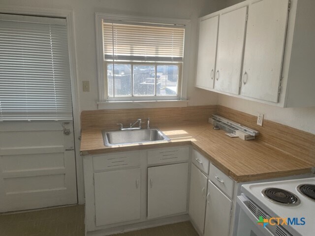 Building Photo - 2701 Stetson Ave