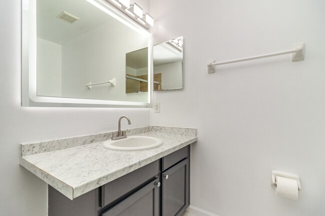 Building Photo - 1165 Luminary Cir