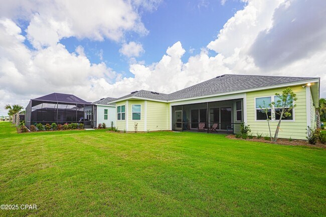 Building Photo - 9431 Paradise Dr