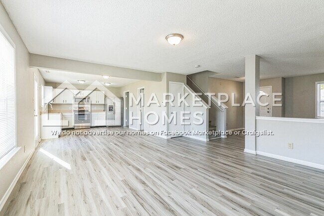 Building Photo - 10760 August Dr