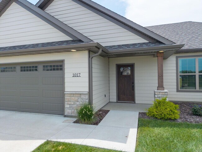 Building Photo - 1017 Spyglass Ct