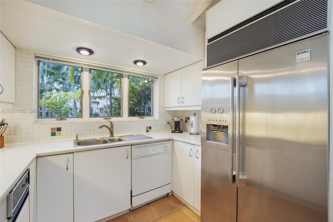 Building Photo - 278 S Island Rd