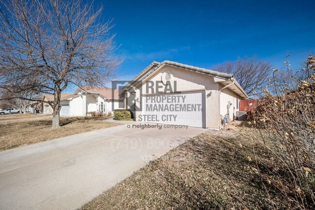 Building Photo - 1014 Pinecrest Dr