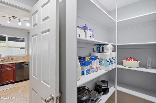 Building Photo - 1504 W Marlboro Dr